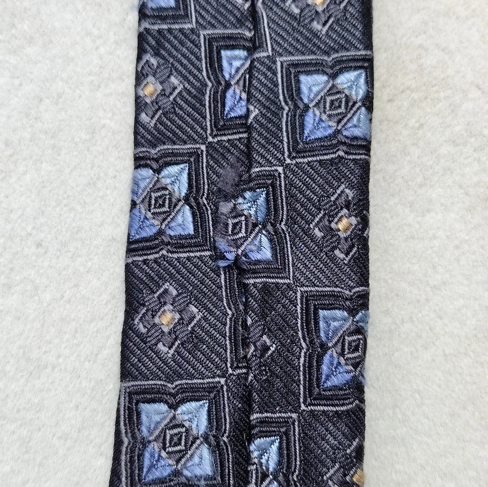 Silk Jos. A Bank Blue and Grey Square Geometric Pattern Tie EUC